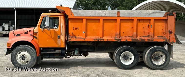 image for item DX1120 1996 International  4900 dump truck