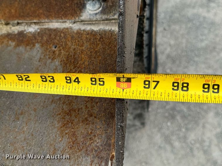 image for item DX1120 1996 International  4900 dump truck