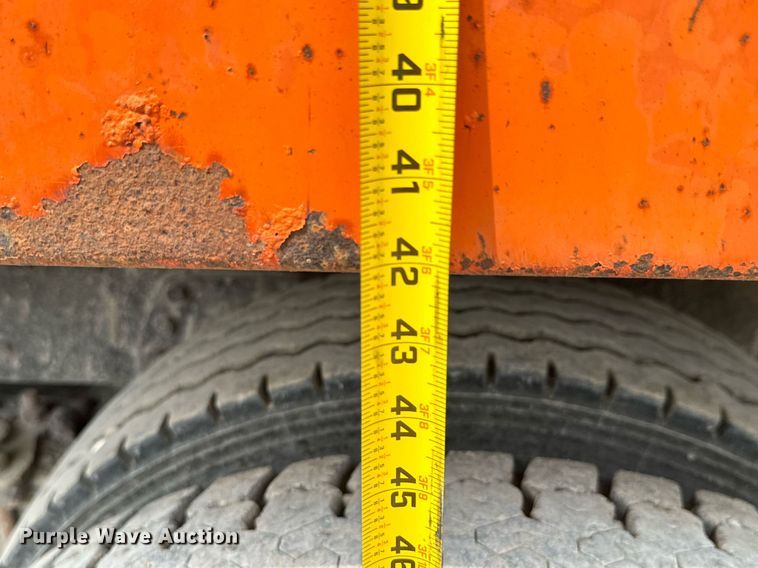 image for item DX1120 1996 International  4900 dump truck