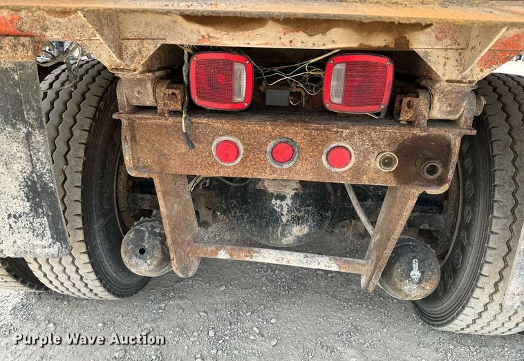 image for item DX1120 1996 International  4900 dump truck