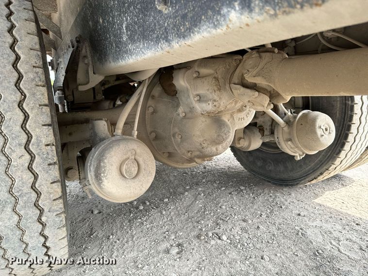 image for item DX1120 1996 International  4900 dump truck