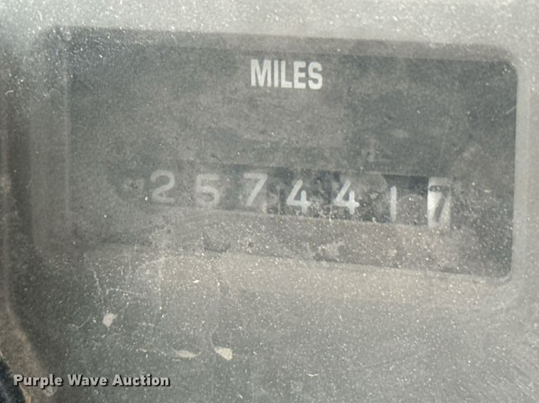 image for item DX1120 1996 International  4900 dump truck