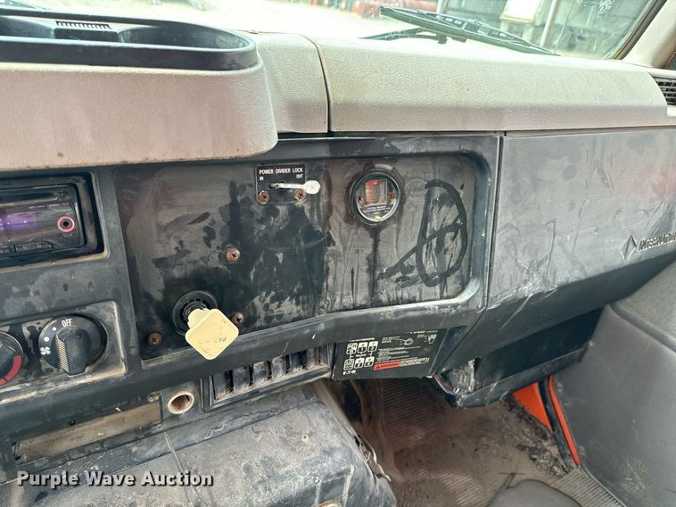 image for item DX1120 1996 International  4900 dump truck