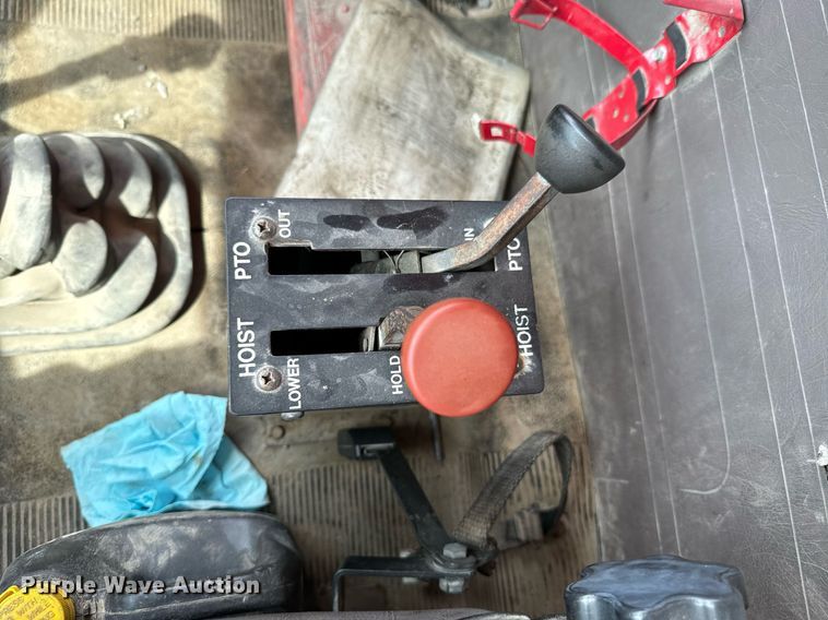 image for item DX1120 1996 International  4900 dump truck