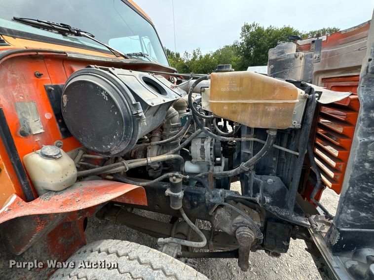 image for item DX1120 1996 International  4900 dump truck