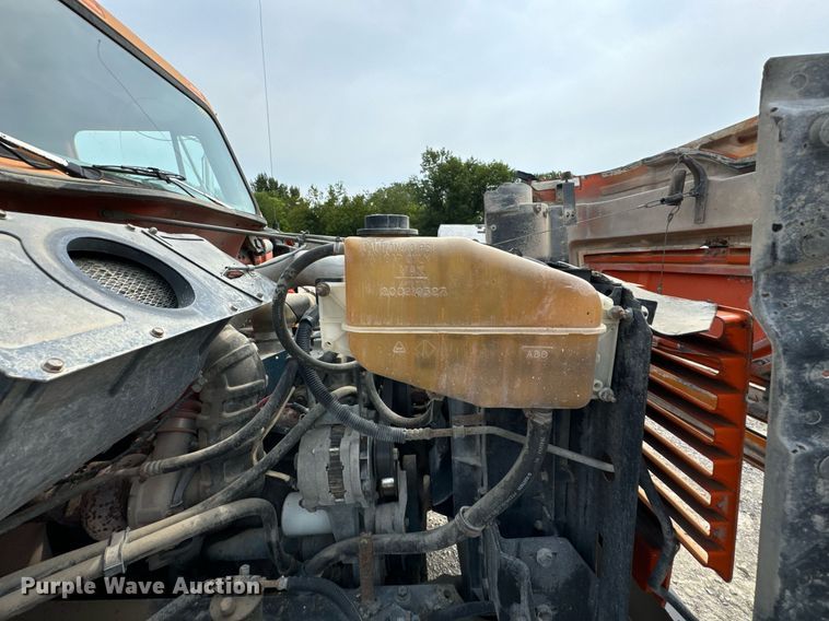 image for item DX1120 1996 International  4900 dump truck