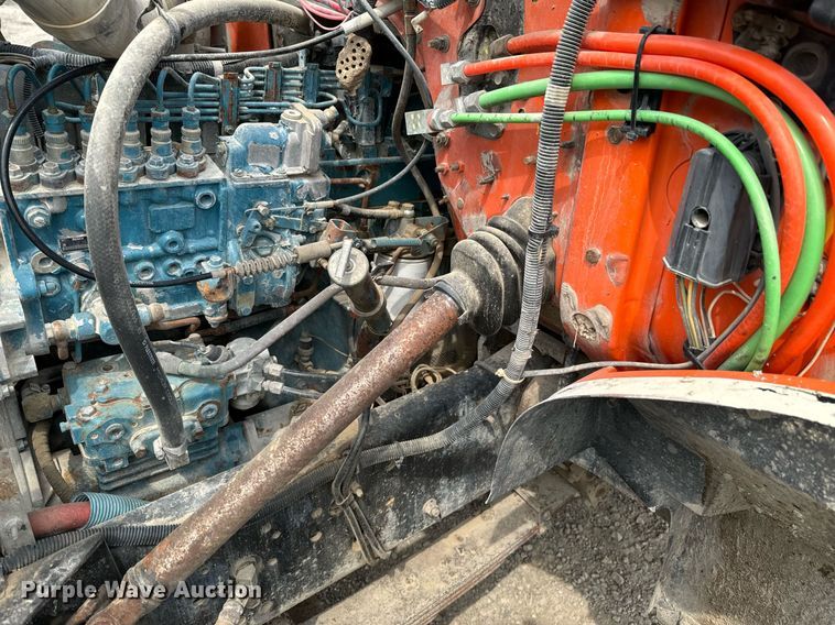 image for item DX1120 1996 International  4900 dump truck