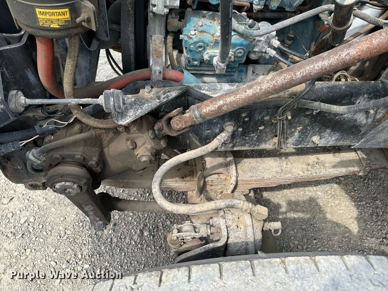 image for item DX1120 1996 International  4900 dump truck