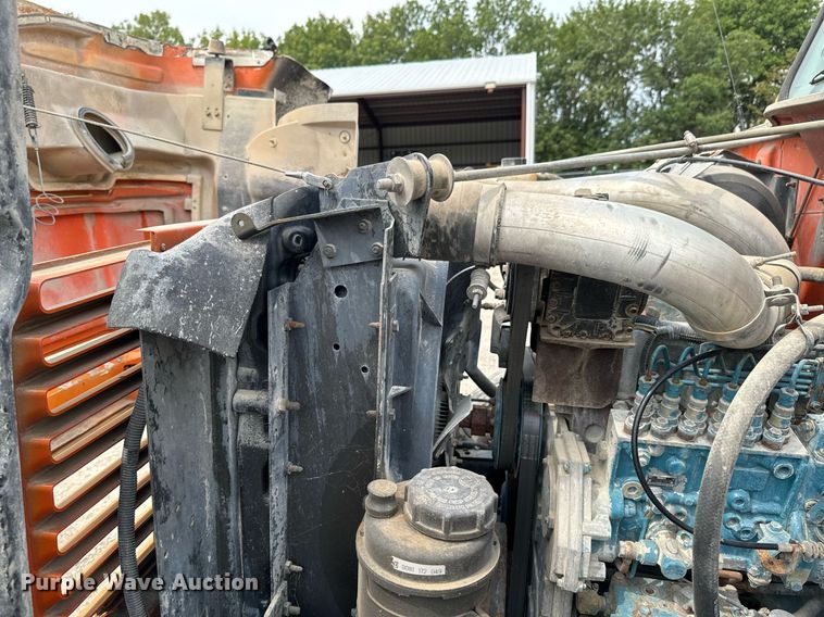 image for item DX1120 1996 International  4900 dump truck