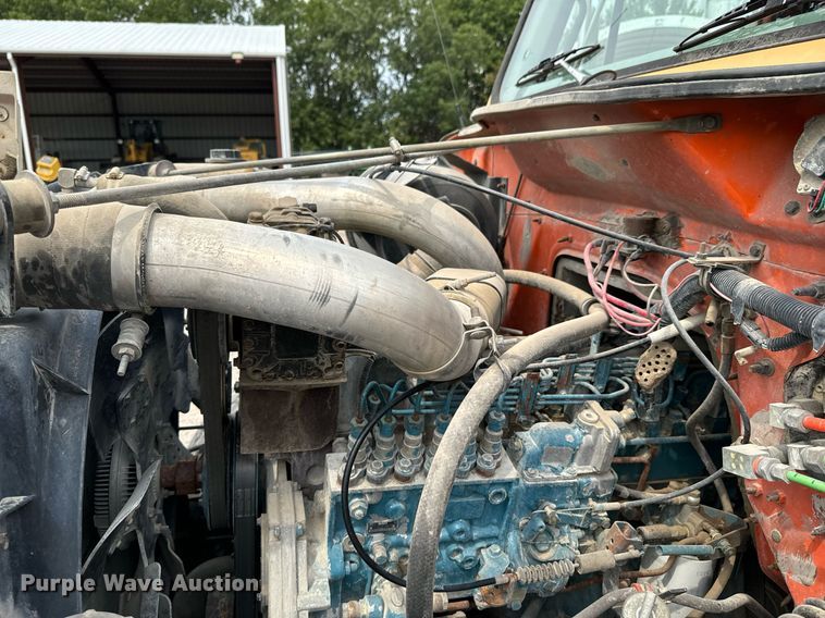 image for item DX1120 1996 International  4900 dump truck