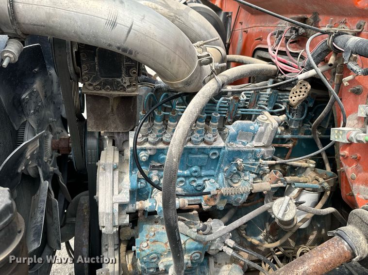 image for item DX1120 1996 International  4900 dump truck