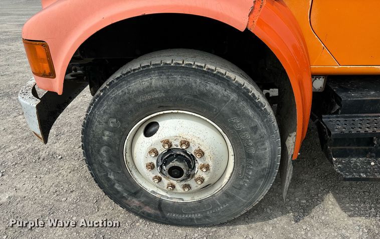 image for item DX1120 1996 International  4900 dump truck