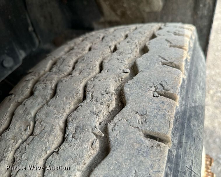 image for item DX1120 1996 International  4900 dump truck