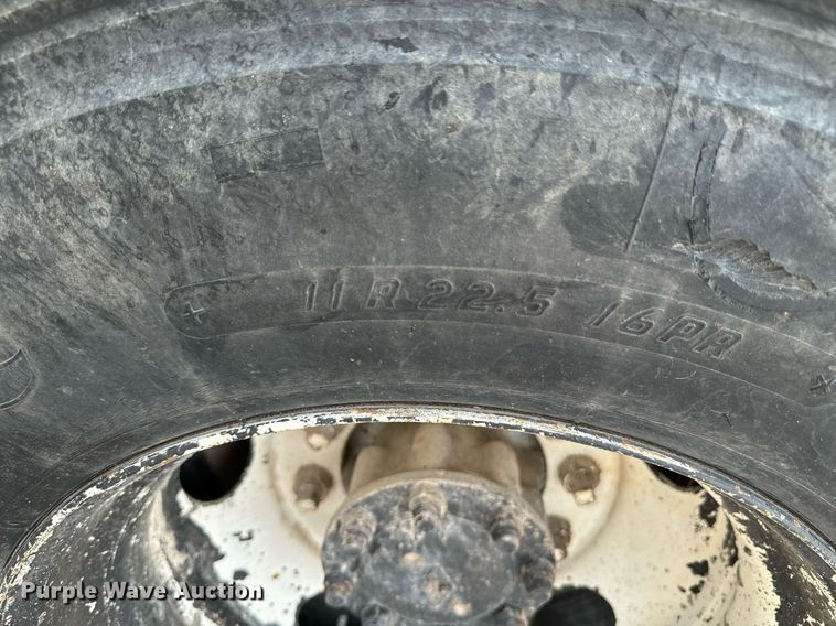 image for item DX1120 1996 International  4900 dump truck