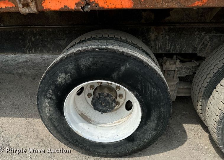 image for item DX1120 1996 International  4900 dump truck