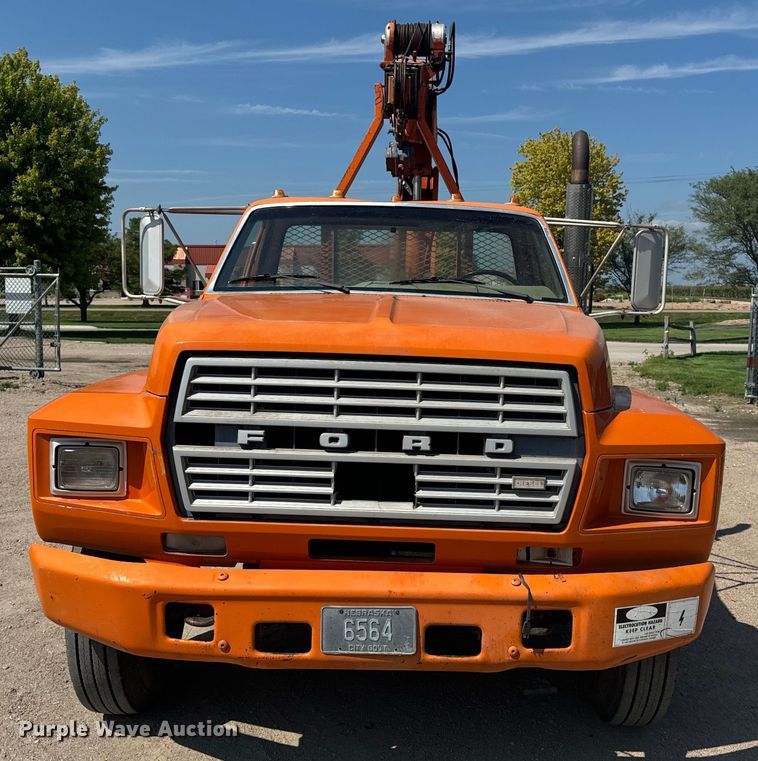 image for item EE7501 1984 Ford K708 crane truck