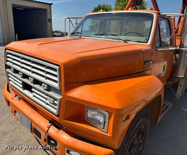 image for item EE7501 1984 Ford K708 crane truck