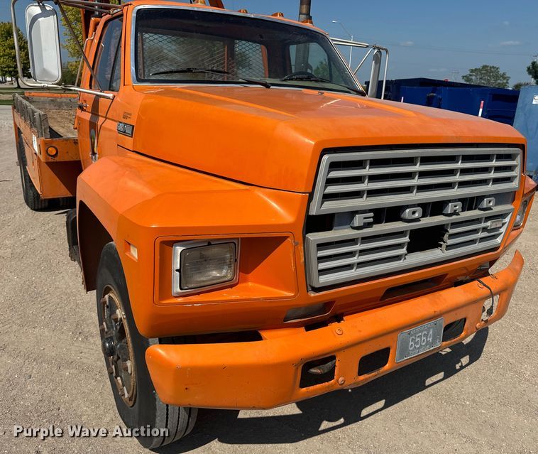 image for item EE7501 1984 Ford K708 crane truck