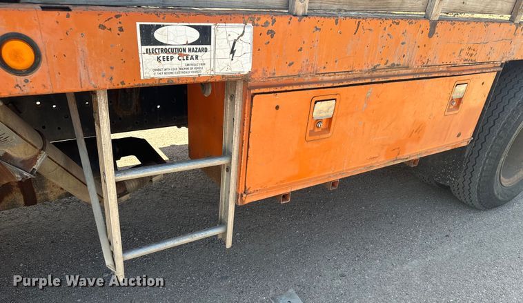 image for item EE7501 1984 Ford K708 crane truck