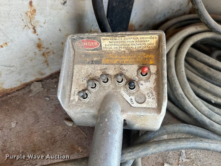 image for item EE7501 1984 Ford K708 crane truck