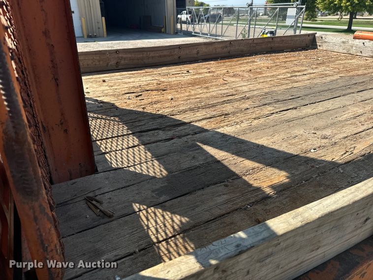 image for item EE7501 1984 Ford K708 crane truck