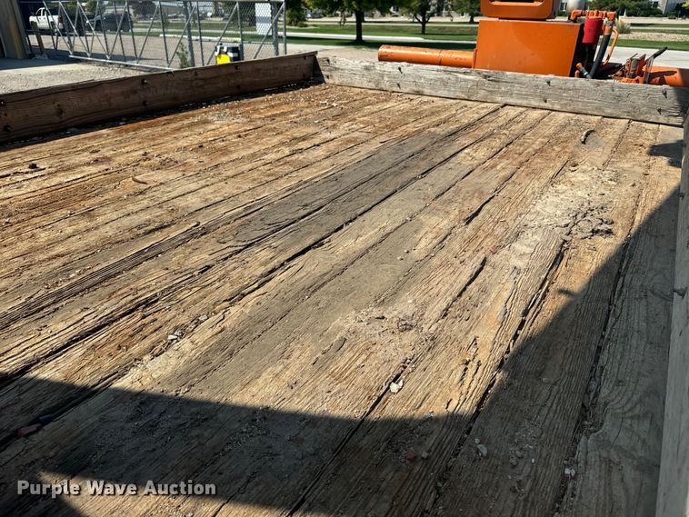 image for item EE7501 1984 Ford K708 crane truck