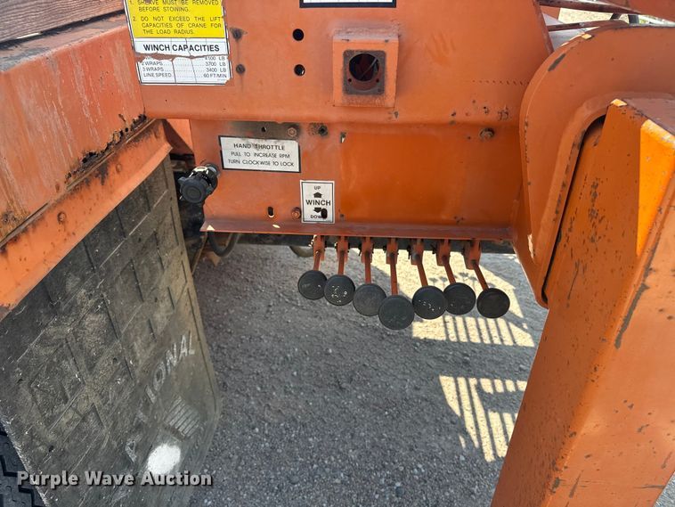 image for item EE7501 1984 Ford K708 crane truck