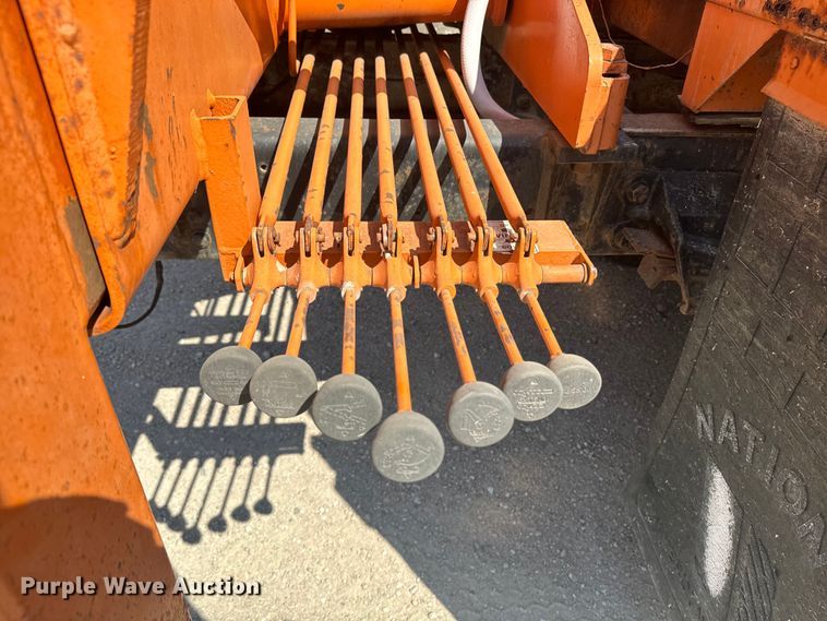 image for item EE7501 1984 Ford K708 crane truck