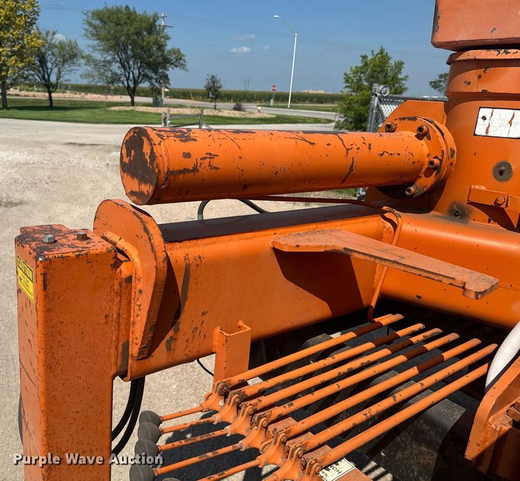 image for item EE7501 1984 Ford K708 crane truck