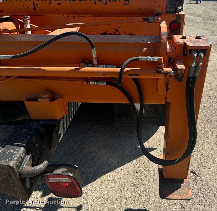 image for item EE7501 1984 Ford K708 crane truck