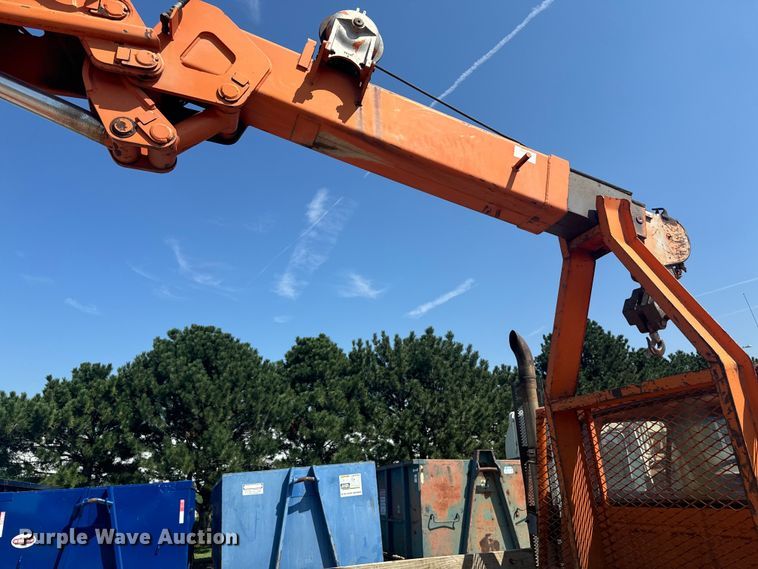 image for item EE7501 1984 Ford K708 crane truck