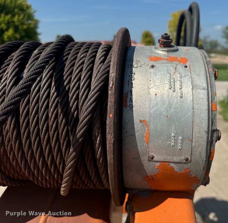 image for item EE7501 1984 Ford K708 crane truck