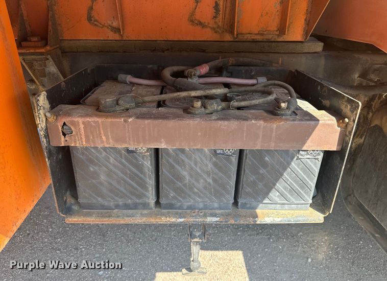 image for item EE7501 1984 Ford K708 crane truck