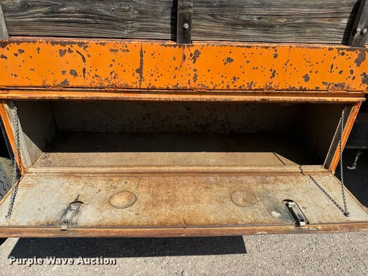 image for item EE7501 1984 Ford K708 crane truck