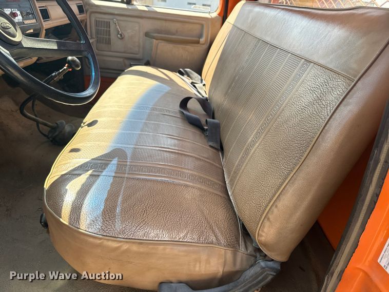 image for item EE7501 1984 Ford K708 crane truck