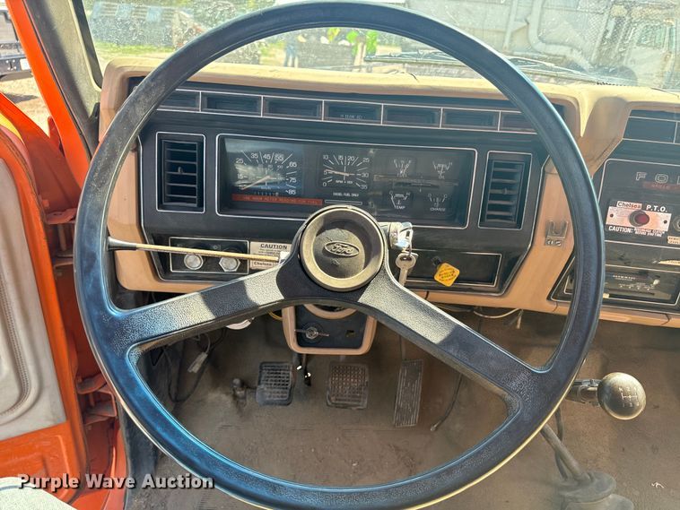 image for item EE7501 1984 Ford K708 crane truck