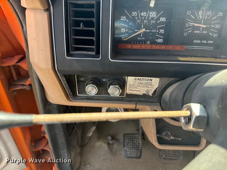 image for item EE7501 1984 Ford K708 crane truck