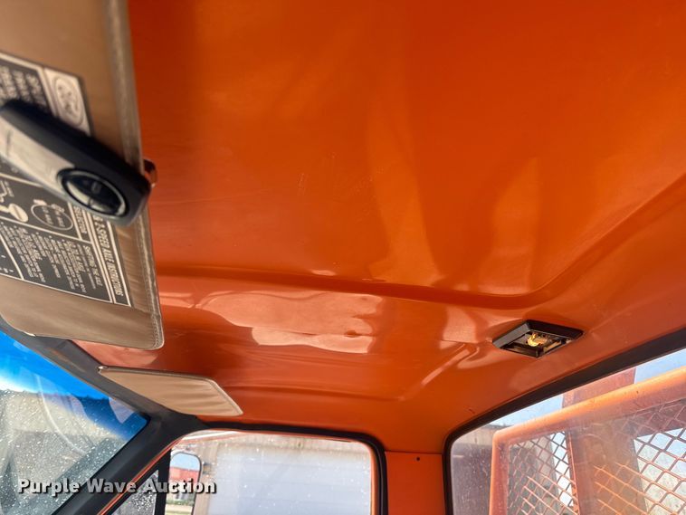 image for item EE7501 1984 Ford K708 crane truck