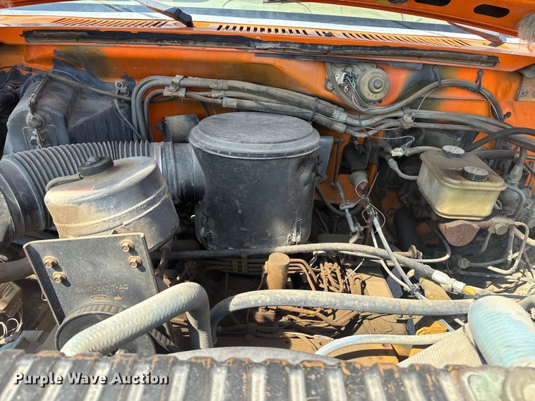 image for item EE7501 1984 Ford K708 crane truck