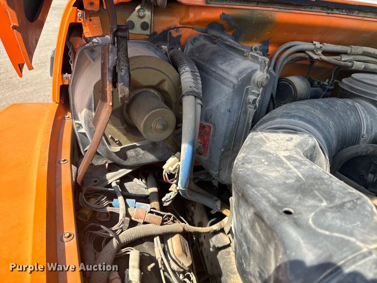 image for item EE7501 1984 Ford K708 crane truck