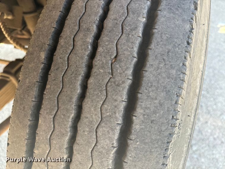 image for item EE7501 1984 Ford K708 crane truck