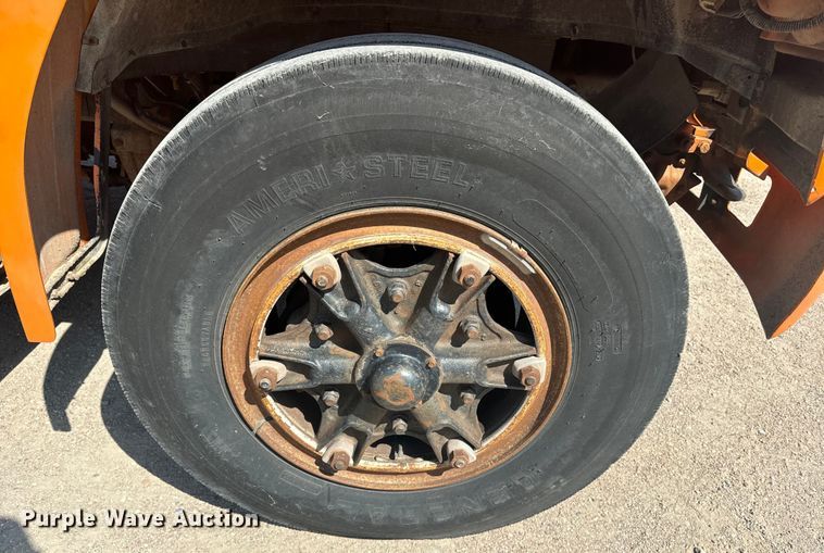 image for item EE7501 1984 Ford K708 crane truck