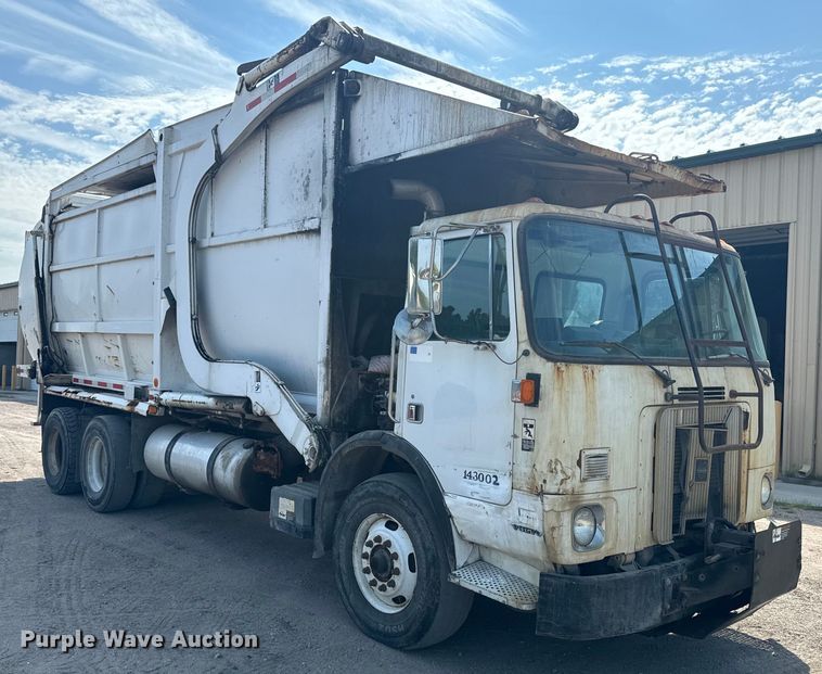 image for item EE7502 2001 Volvo WX64 refuse truck