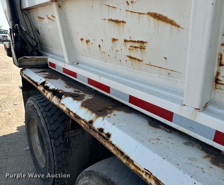 image for item EE7502 2001 Volvo WX64 refuse truck