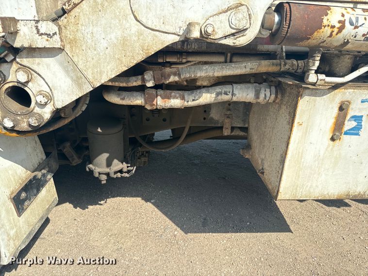 image for item EE7502 2001 Volvo WX64 refuse truck