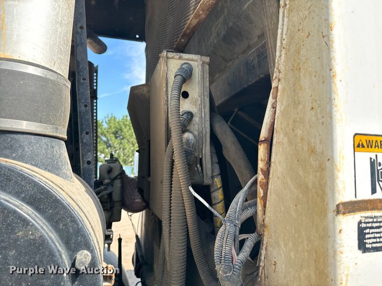 image for item EE7502 2001 Volvo WX64 refuse truck