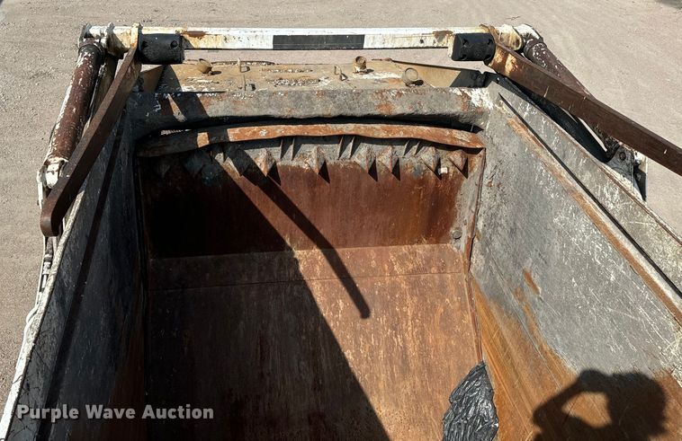 image for item EE7502 2001 Volvo WX64 refuse truck