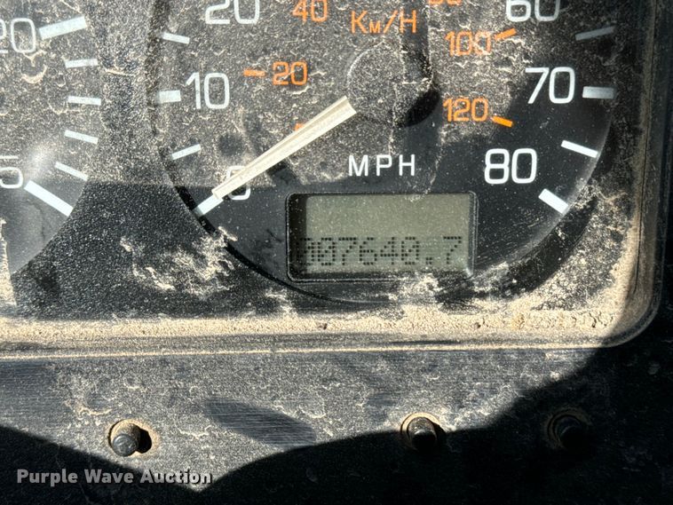 image for item EE7502 2001 Volvo WX64 refuse truck