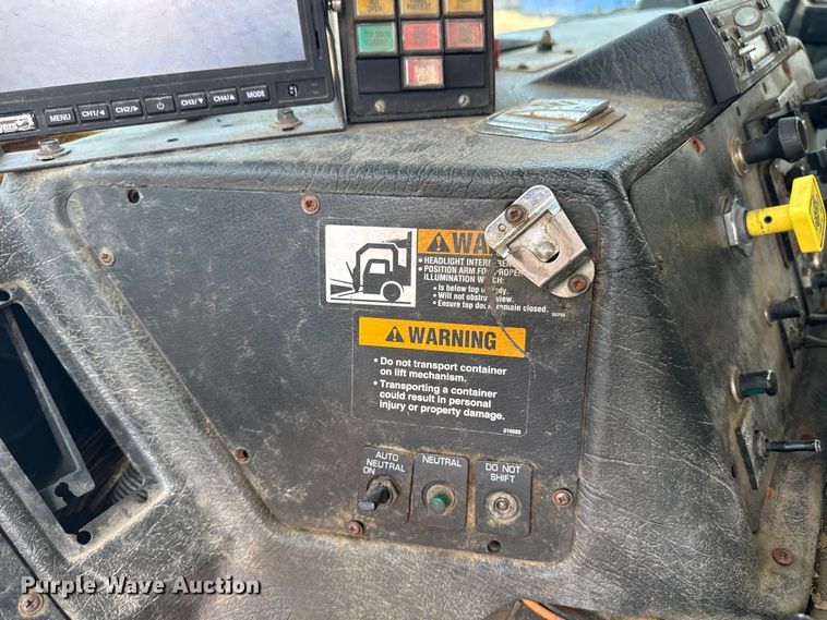 image for item EE7502 2001 Volvo WX64 refuse truck