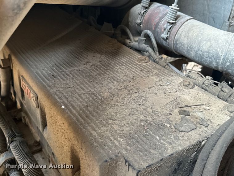 image for item EE7502 2001 Volvo WX64 refuse truck